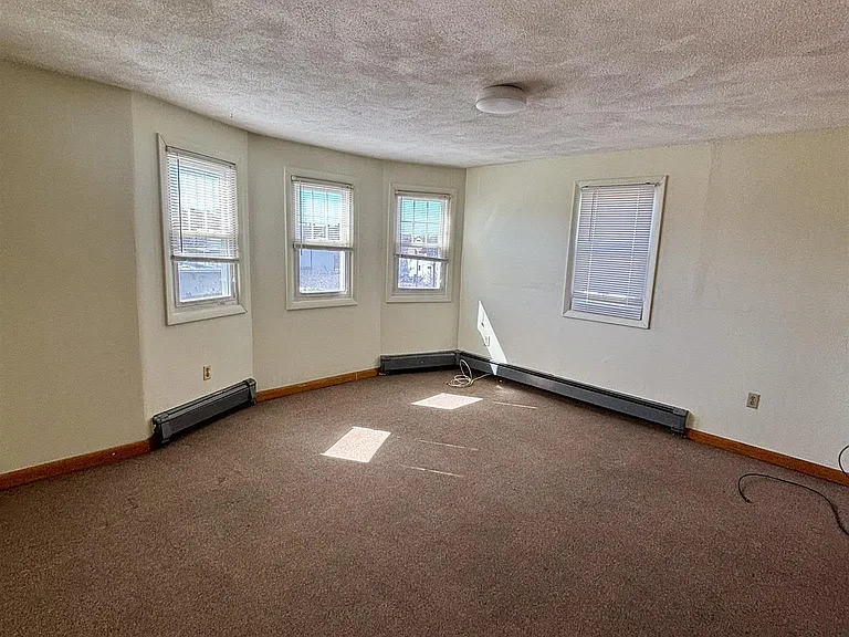 569 Somerville Ave #2 — Photo 4