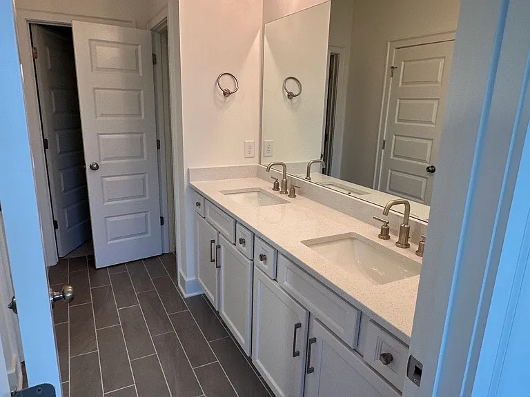5049 Greentree Dr — Photo 11