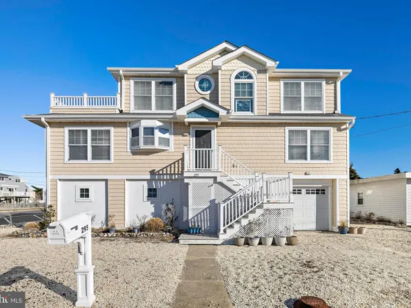 295 N 7th St, Surf City, NJ 08008