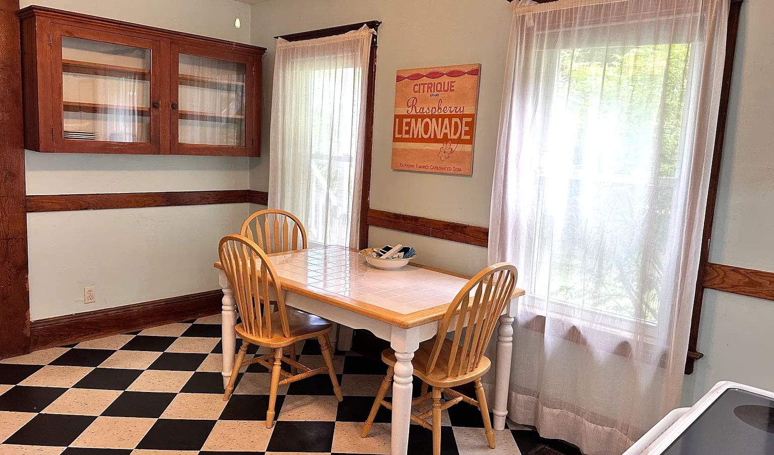 30 Dana Street, Unit B — Photo 1