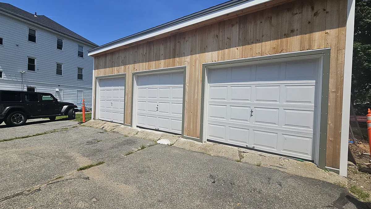Building Photo - 1262 Mendon Rd #2