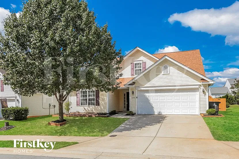 4 bed, 3.0 bath, 2288 sqft, $2,090 — Photo 2