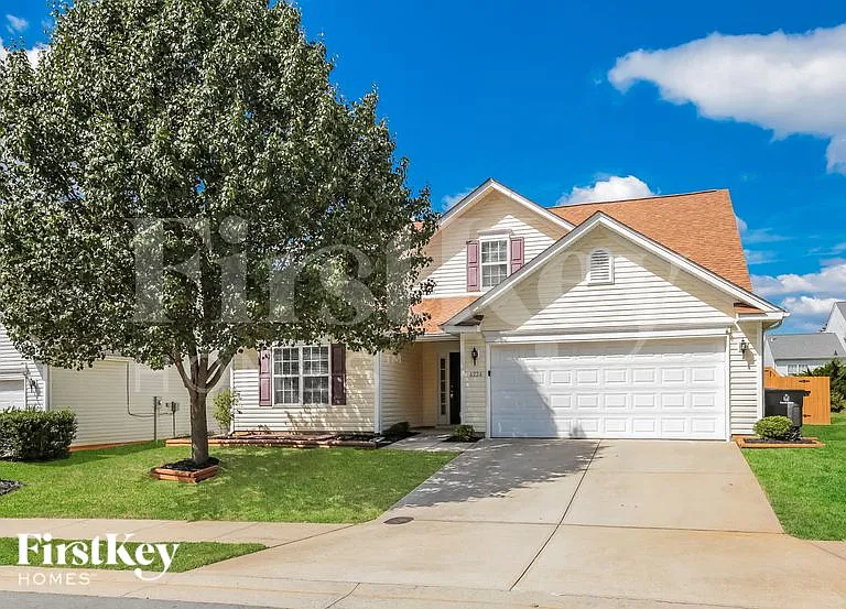 6226 Glen Way Dr — Photo 2