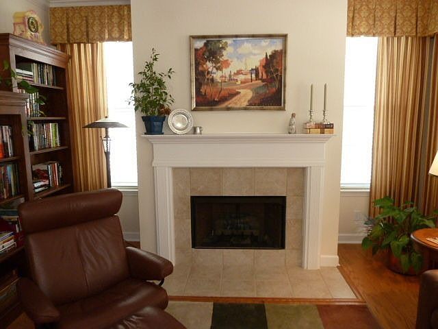 2nd image of 3254 Carollton Dr
