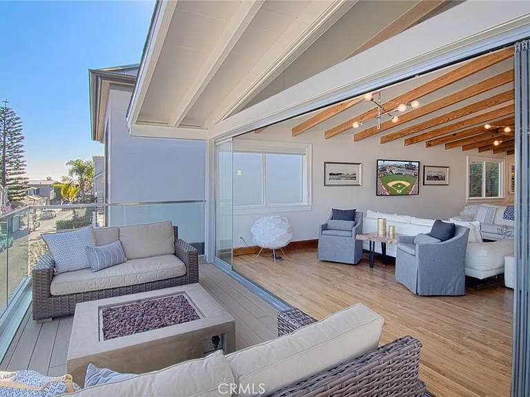 308 Poppy Ave — Photo 3