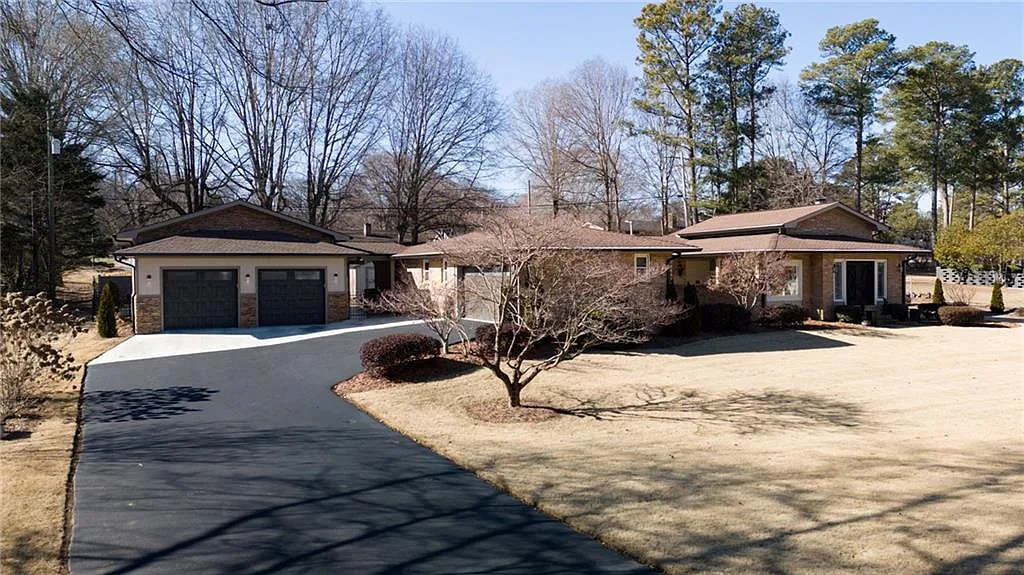 112 Derby Ln photo 1