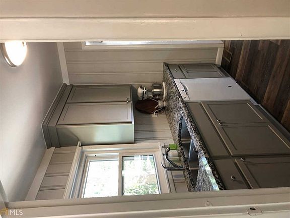 5th image of 104 Allenwood Cir SW