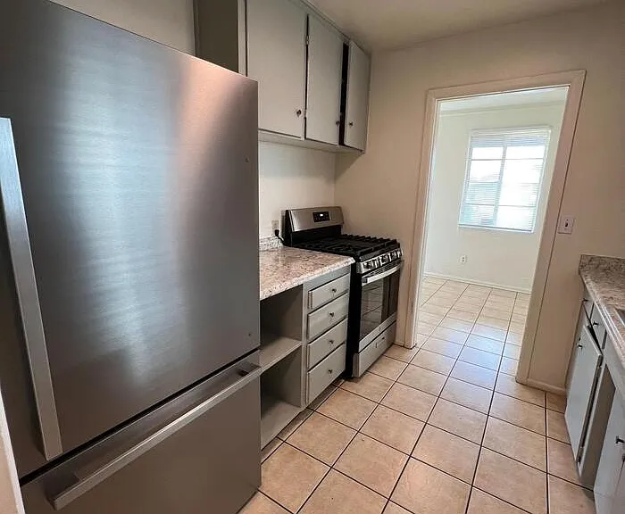839 E Waverly St #1 — Photo 10