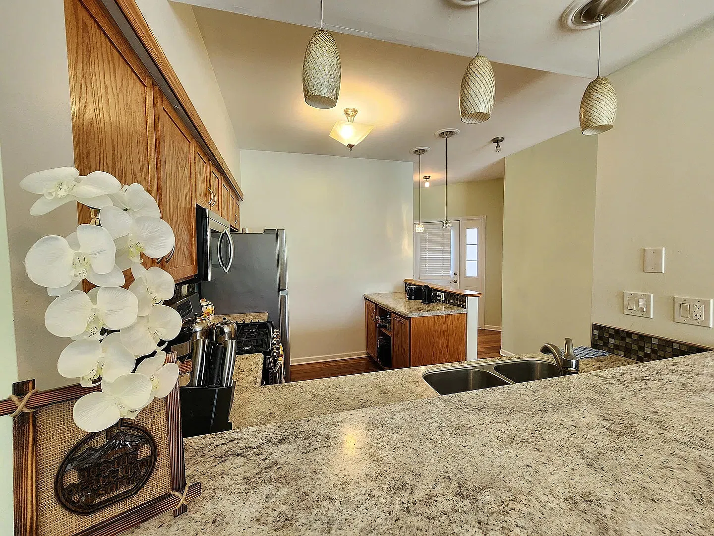 2 bed, 1268 sqft, $2,365 — Photo 1
