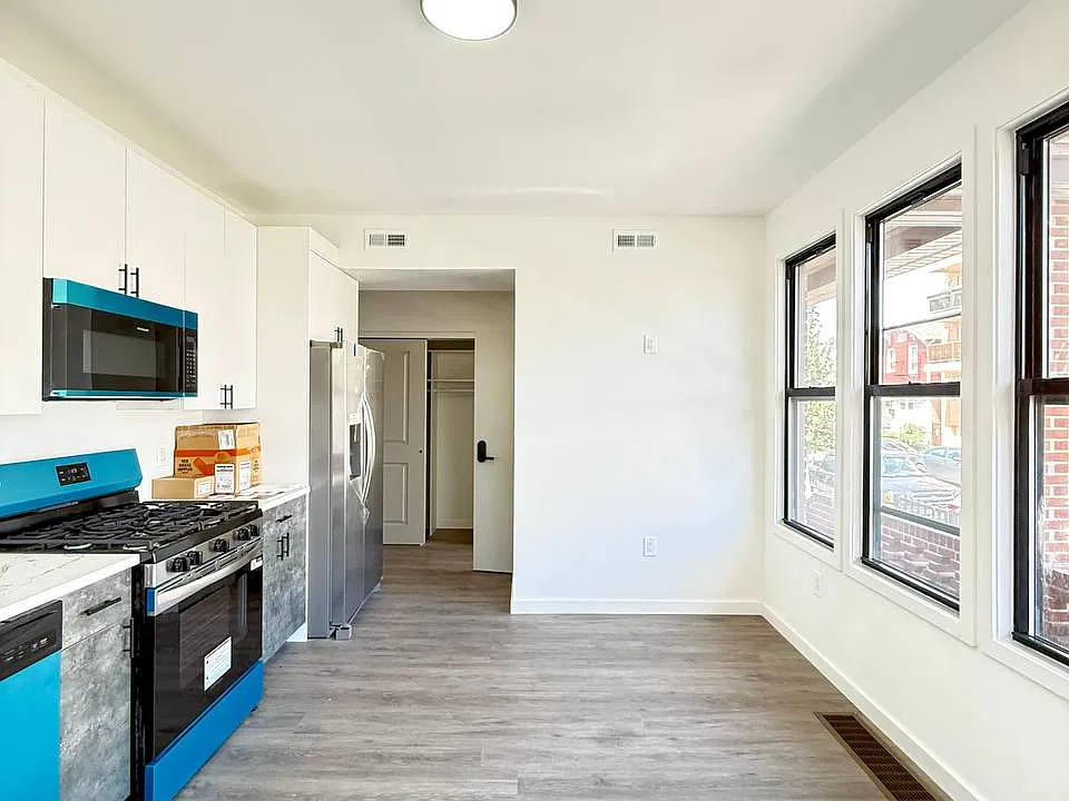 3050 Brighton 2nd St #1
