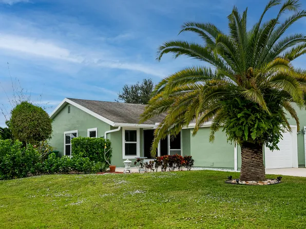 1442 SE Larkwood Circle, Port St Lucie, FL 34952