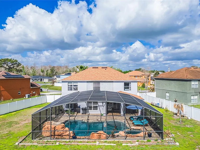 554 Bristol Cir — Photo 43