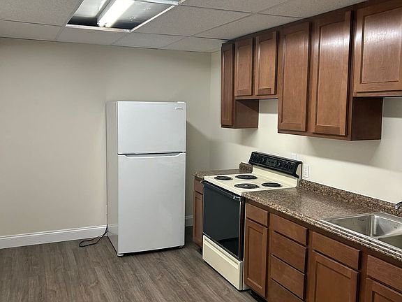 4th image of 351 W Portage Ave #23
