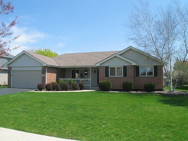 1st image of Country Oaks Dr