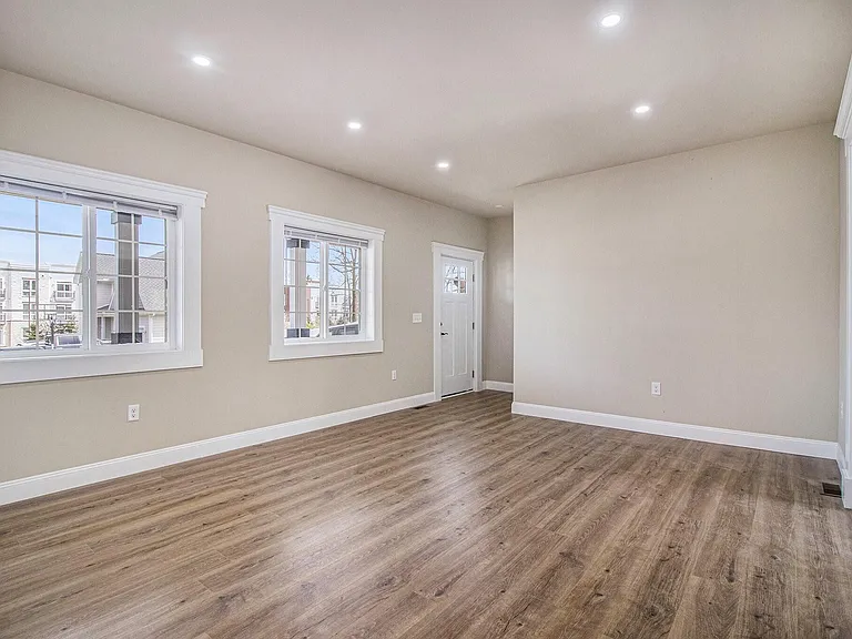 6 Maple Village Ct — Photo 6