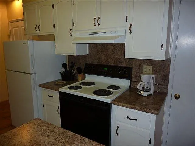 1287 S Main St — Photo 3