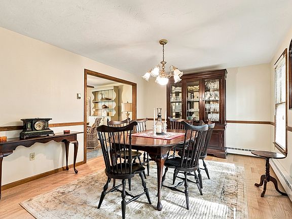 3rd image of 25 Granite Cir
