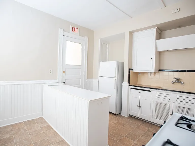 2728 N Murray Ave — Photo 16
