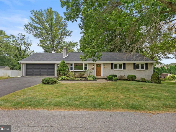 1710 Pennsylvania Ave, Lancaster, PA 17602