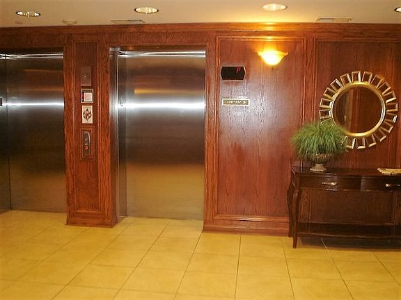 4th image of 845 E 22nd St APT 418
