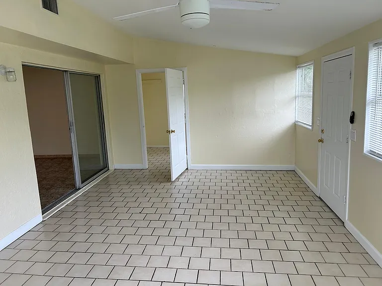 2244 Parker Ave — Photo 15