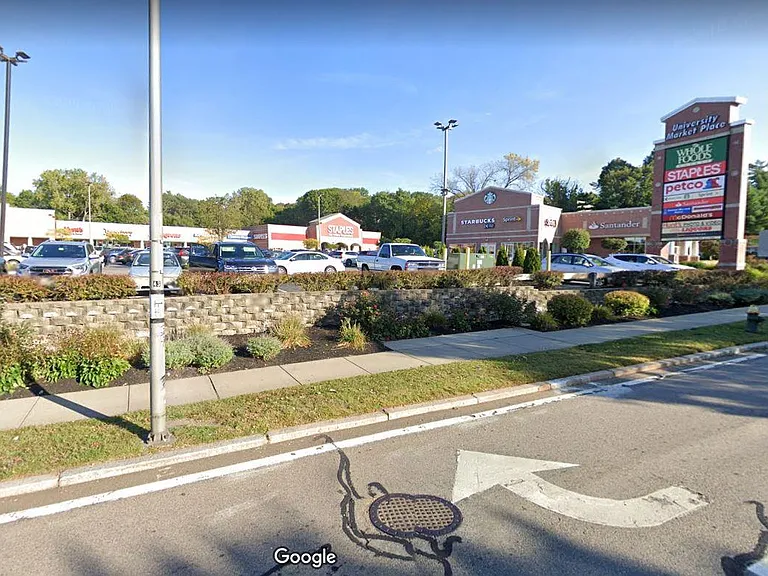 Nearby amenities at University Market Place