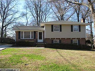 1st image of 2221 Lynette Dr