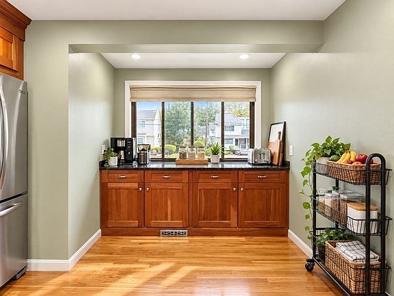 4th image of 1002 Pleasant St Unit 10