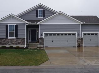 1102 SW Cheshire Dr, Lees Summit, MO 64083