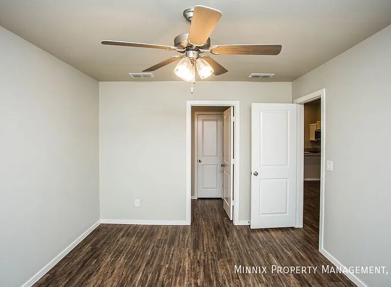 2113 N Jayton Ave #B — Photo 17