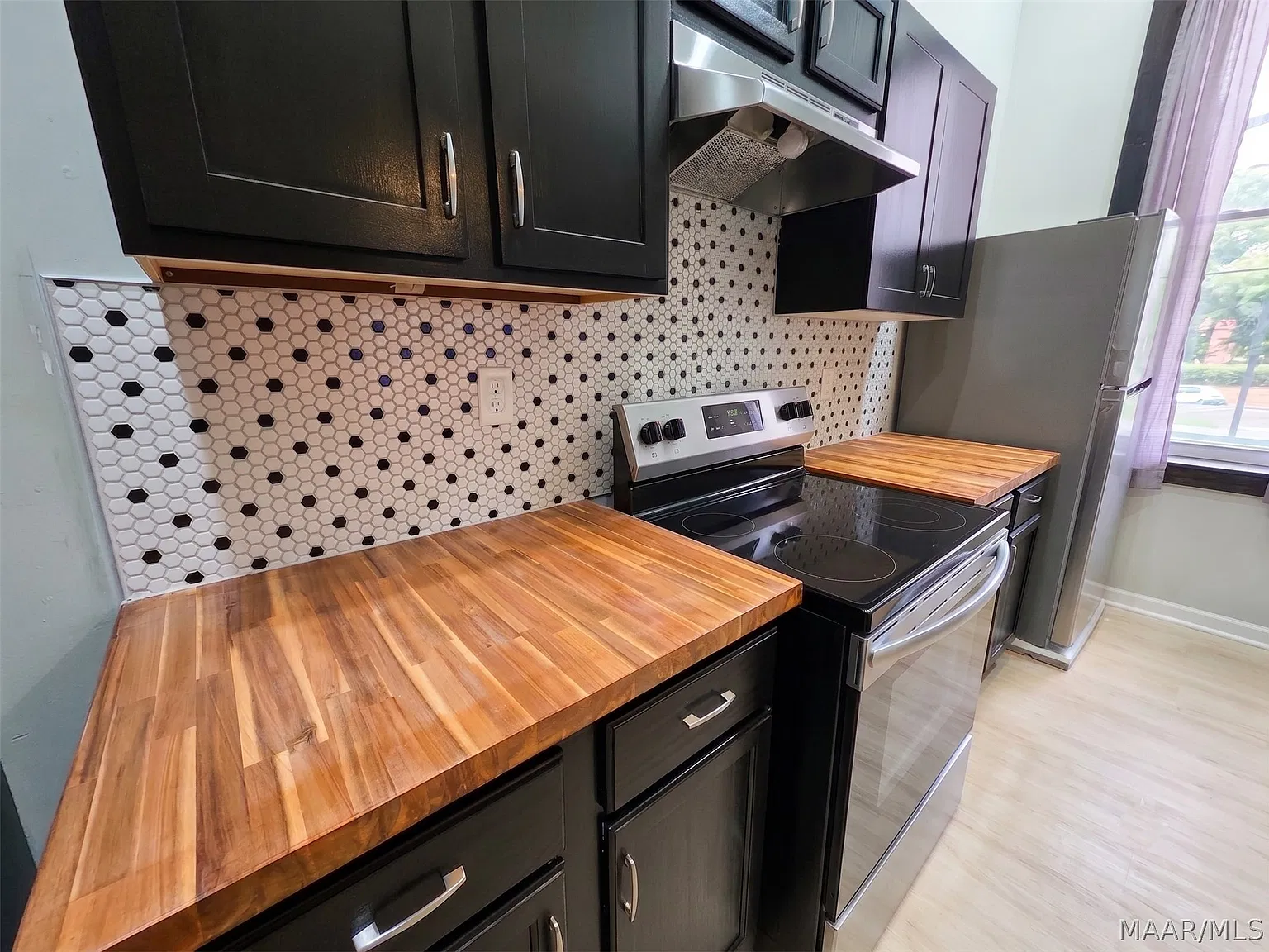 1 bed, 1.0 bath, 664 sqft, $1,000 — Photo 3