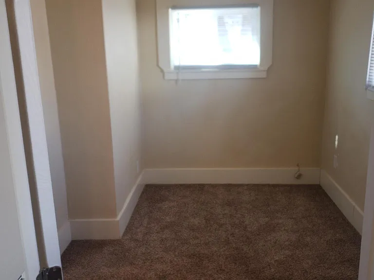32 N Chestnut St #102 — Photo 4