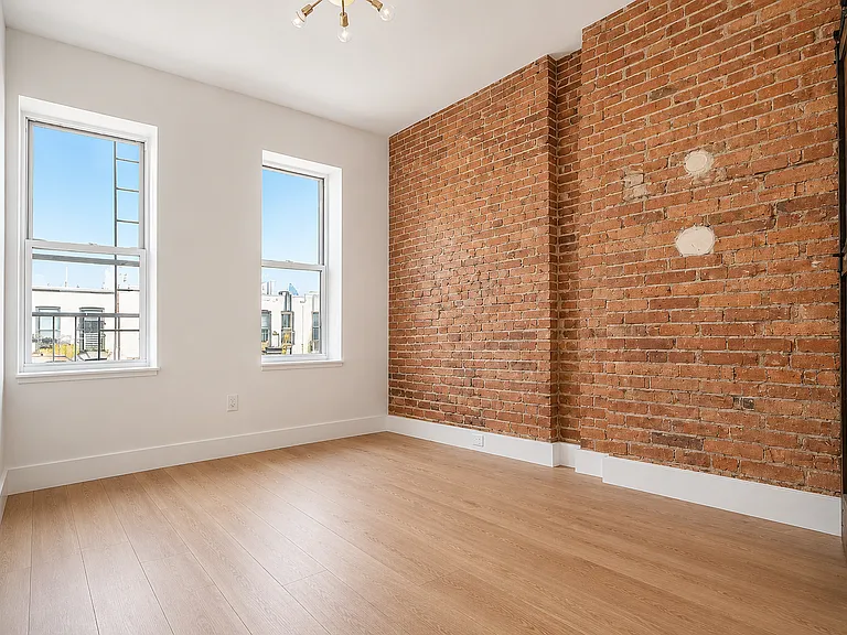 1586 De Kalb Ave #3E — Photo 4