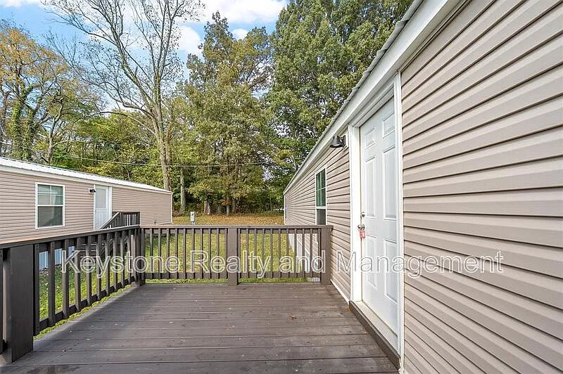 2 bed, 1.0 bath, 840 sqft, $895 — Photo 2