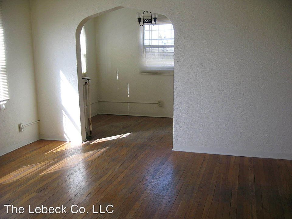 1st image of 913 Copper Ave NW APT 5