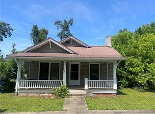 927 Willow St, Mount Airy, NC 27030