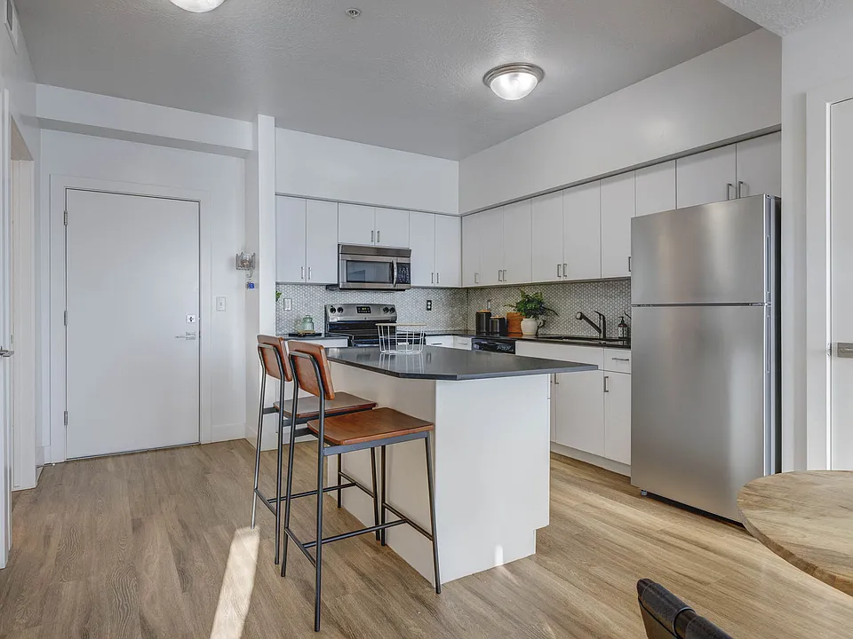 Metro at Fireclay apartments community photo