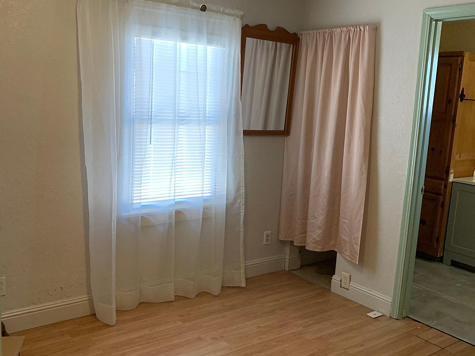 2nd image of 2530 Robindale Ave