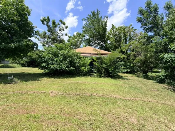 619 W 7th St, Stroud, OK 74079