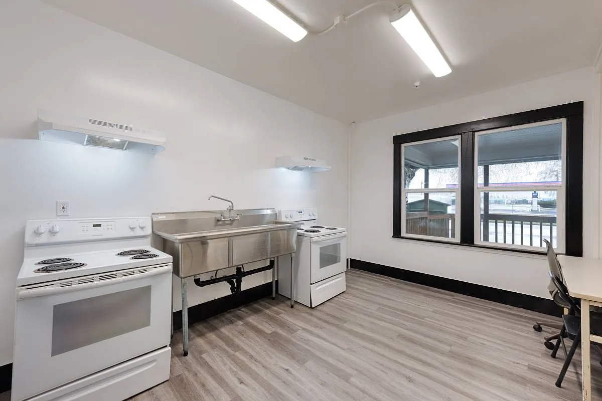 Studio, 100 sqft, $695 — Photo 3