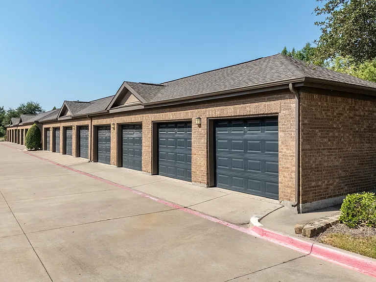 Greenhaven Apartments — Photo 48