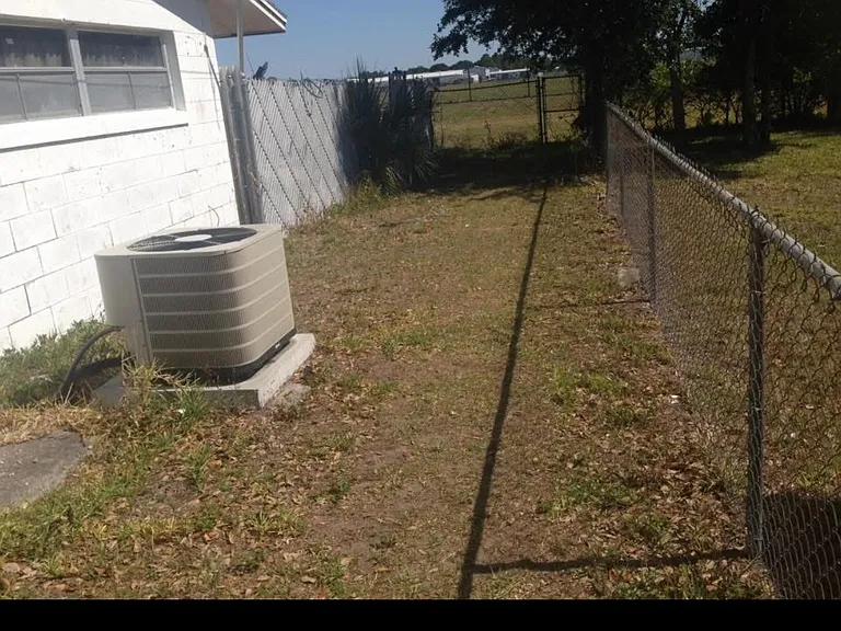 2402 Virginia Dr — Photo 3