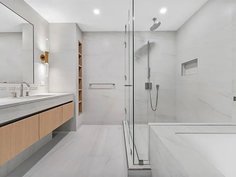900 N Ocean Blvd #1202 — Photo 25