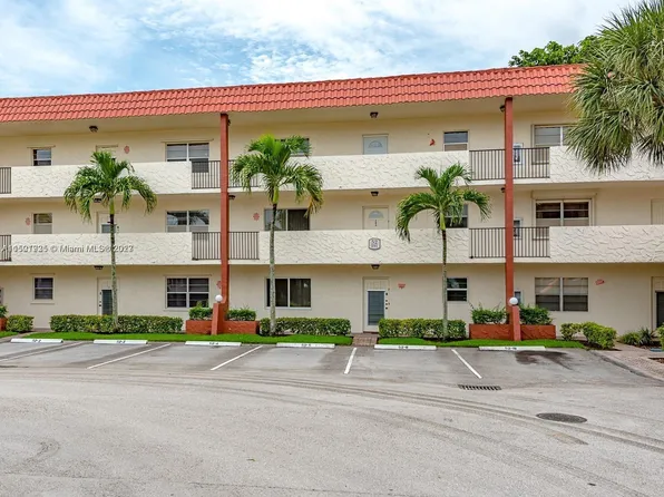 291 S Hollybrook Dr APT 306, Pembroke Pines, FL 33025