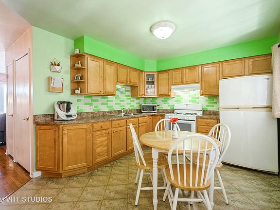 3rd image of 9883 Soreng Ave