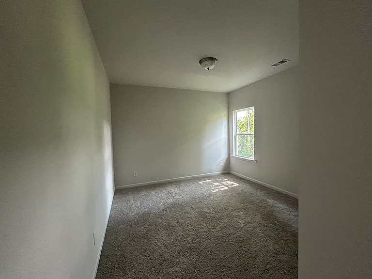 152 Marion Dr — Photo 14