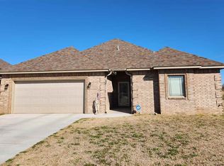 201 NW Granite Ave, Cache, OK 73527