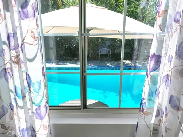 18114 Schoenborn St, Northridge, CA 91325