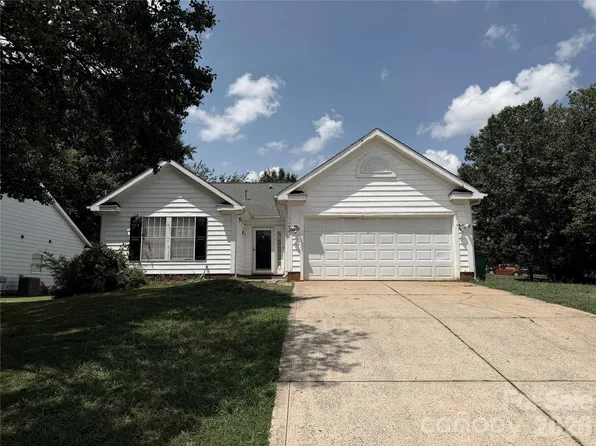 1202 Gretna Green Dr, Charlotte, NC 28217