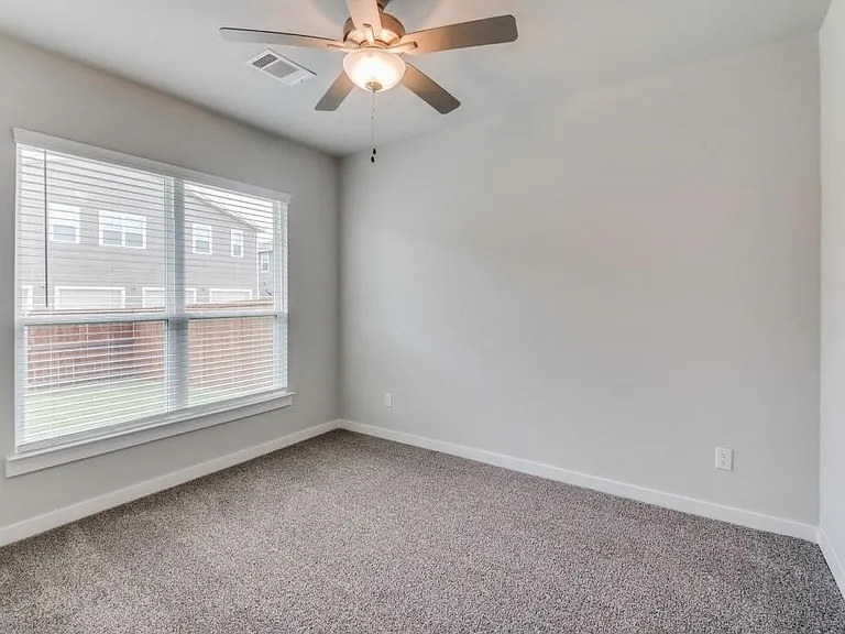 644 Blackland Dr — Photo 11